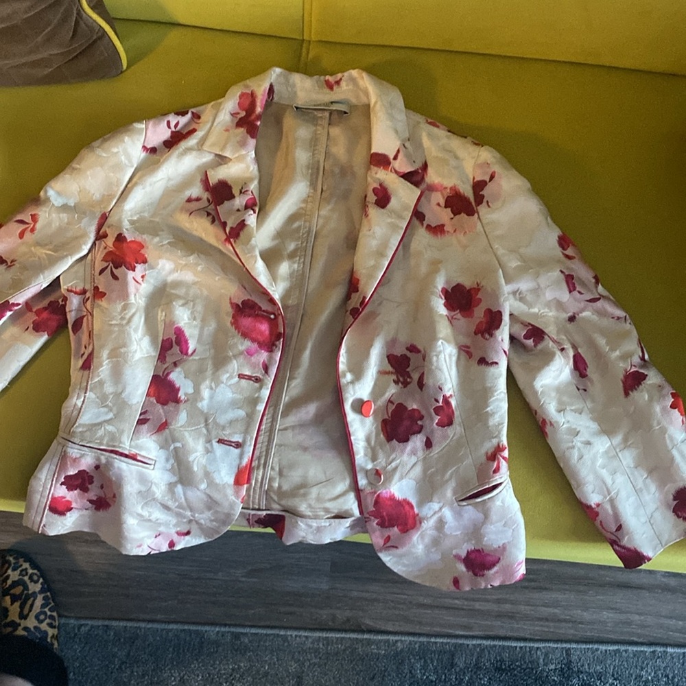 Prada blazer 100% silk. Beautiful cream embroidery with red and pink flowers